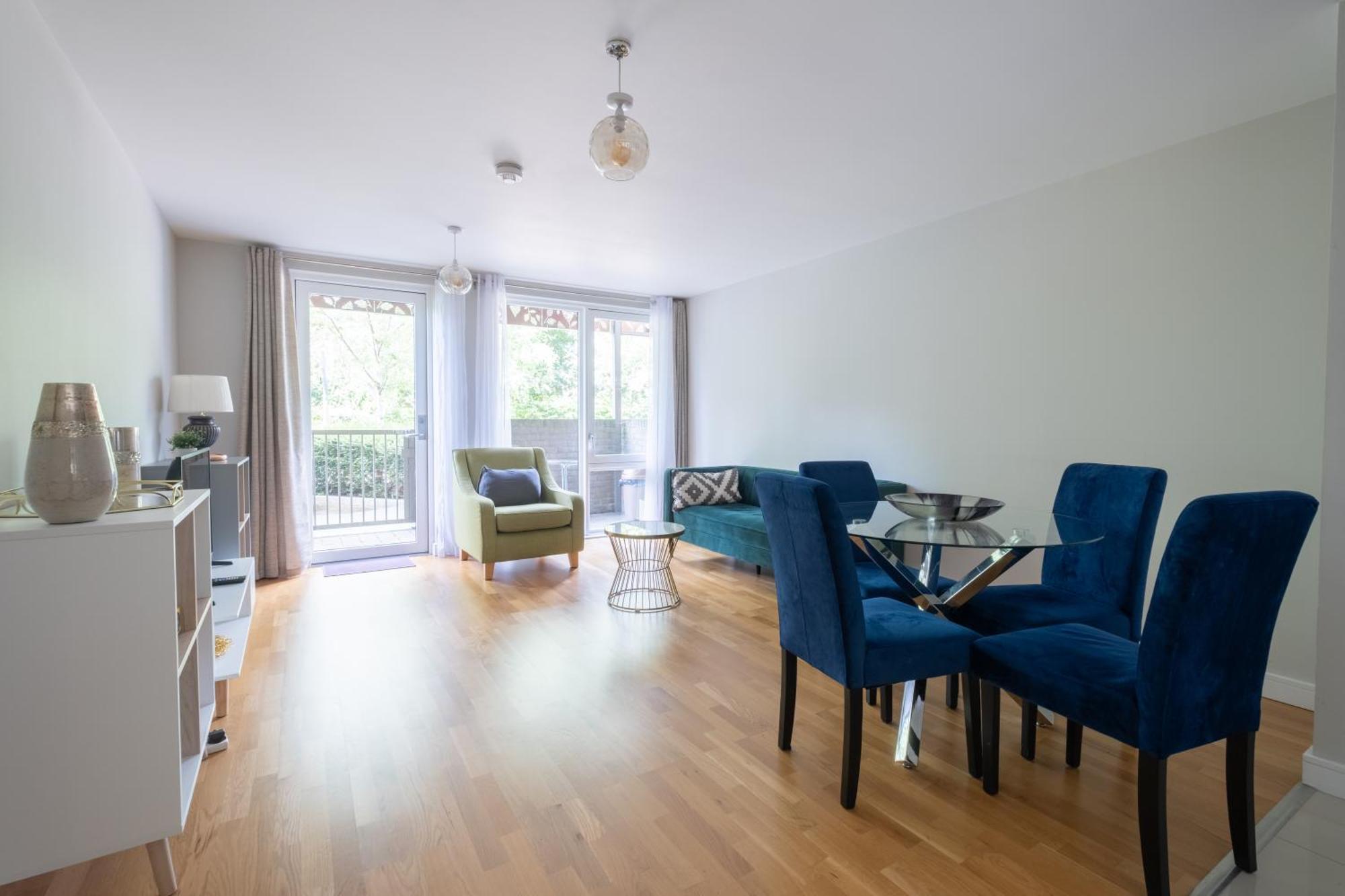 Апартаменты Brand New London Flat With Car Park Экстерьер фото